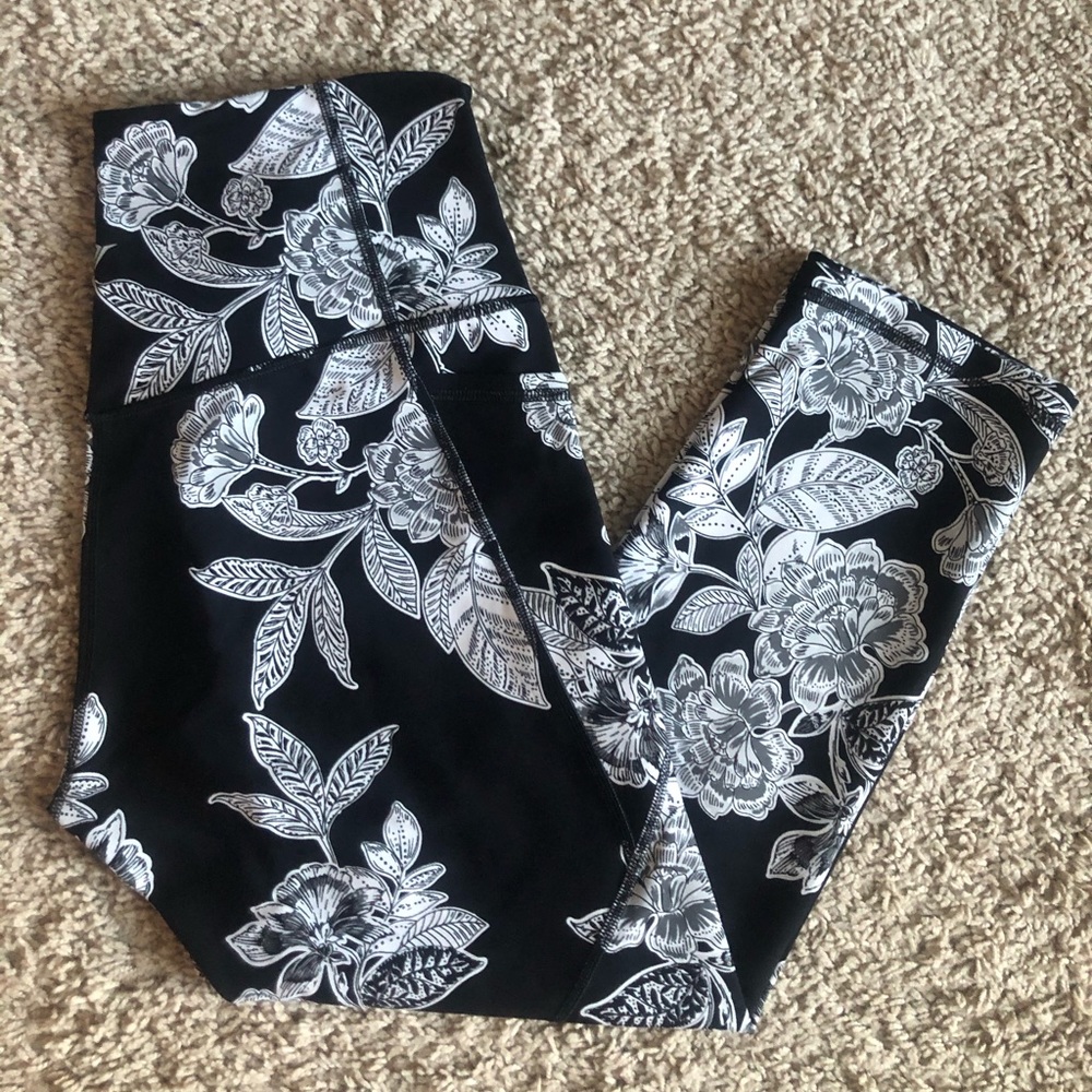 Old Navy Powersoft Cropped Legging